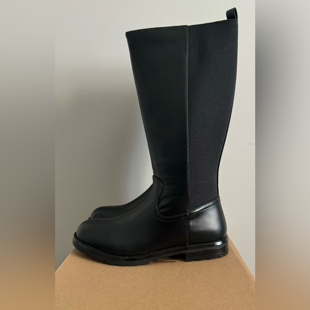 NEW IN BOX GIRLS JJENNI BLACK BOOK - SIZE 4